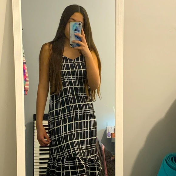 Dress - Picture 2 of 2